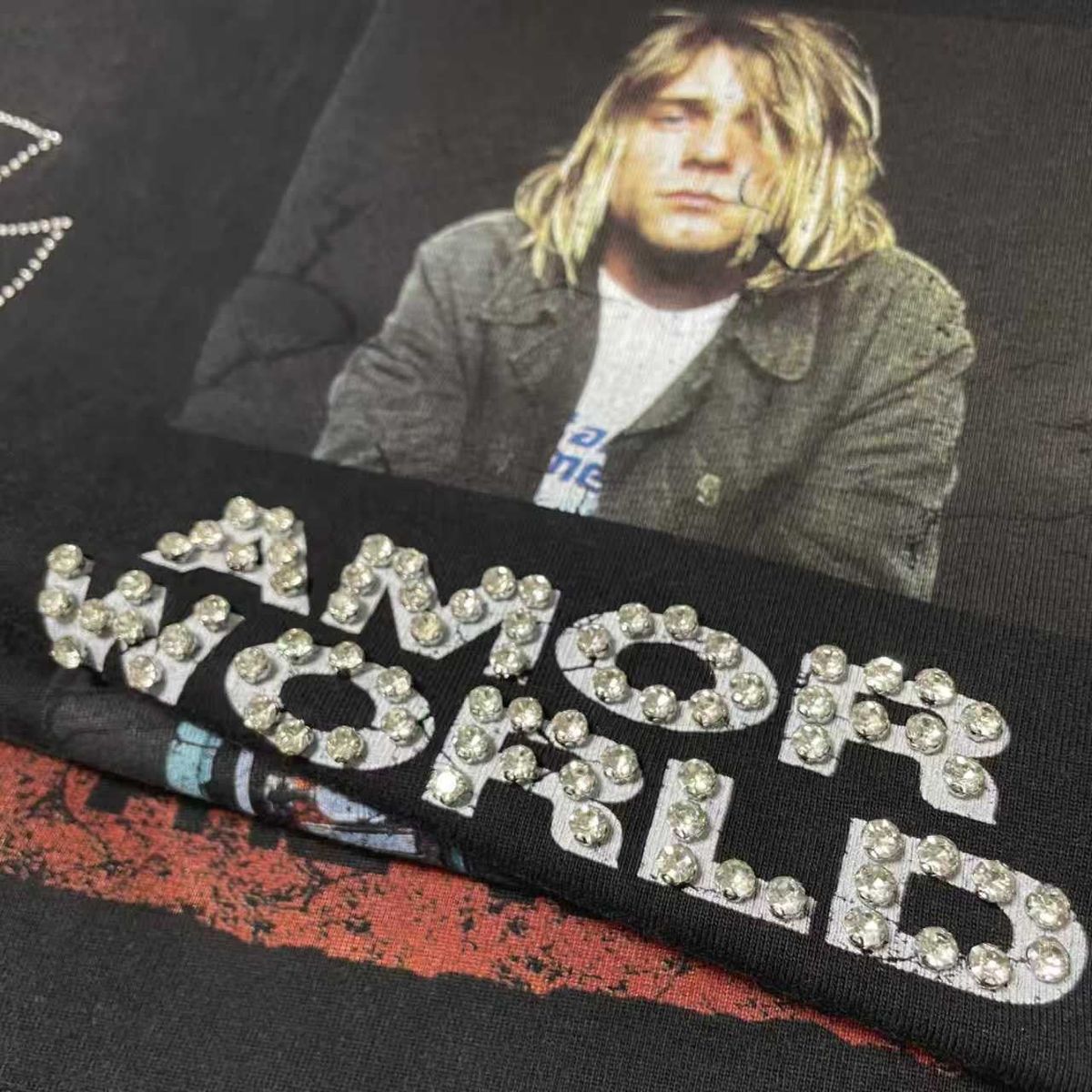 Stile De Amor 'World Stone' Tee