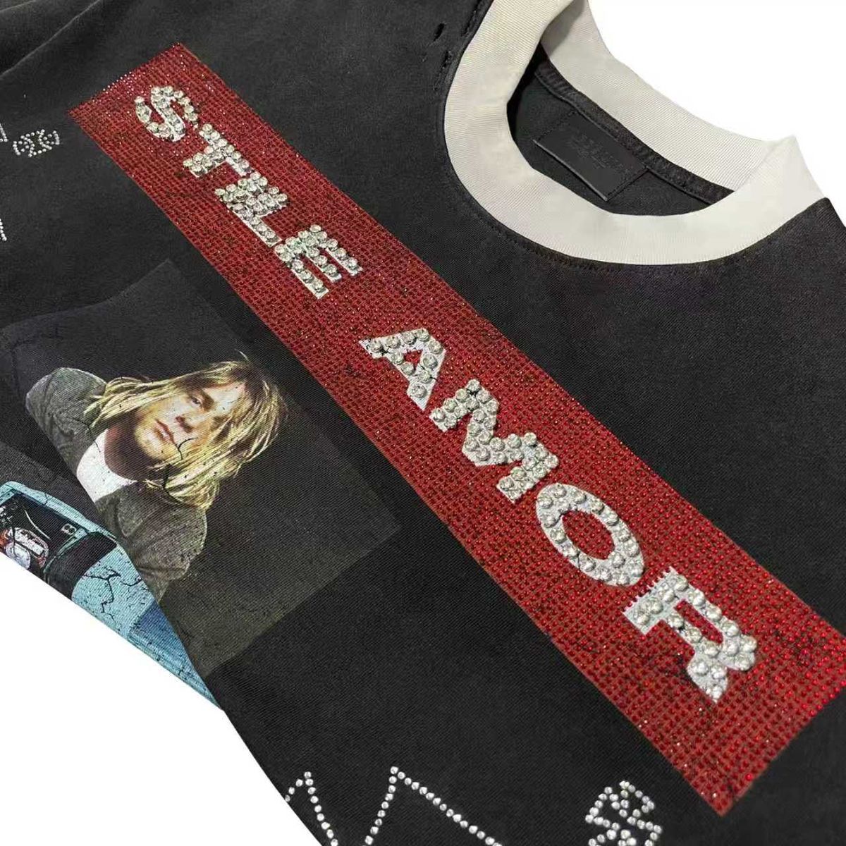 Stile De Amor 'World Stone' Tee